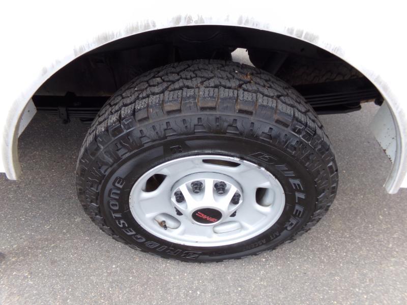 GMC Sierra 2500HD Pro Crew Cab 4WD SB 2023