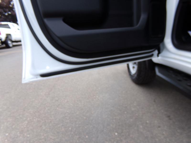 GMC Sierra 2500HD Pro Crew Cab 4WD SB 2023