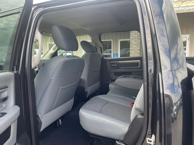 RAM 1500 4WD Crew Cab 149" Big Horn 2016