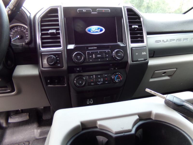 Ford F-250 SD XLT Crew Cab 4WD 2017