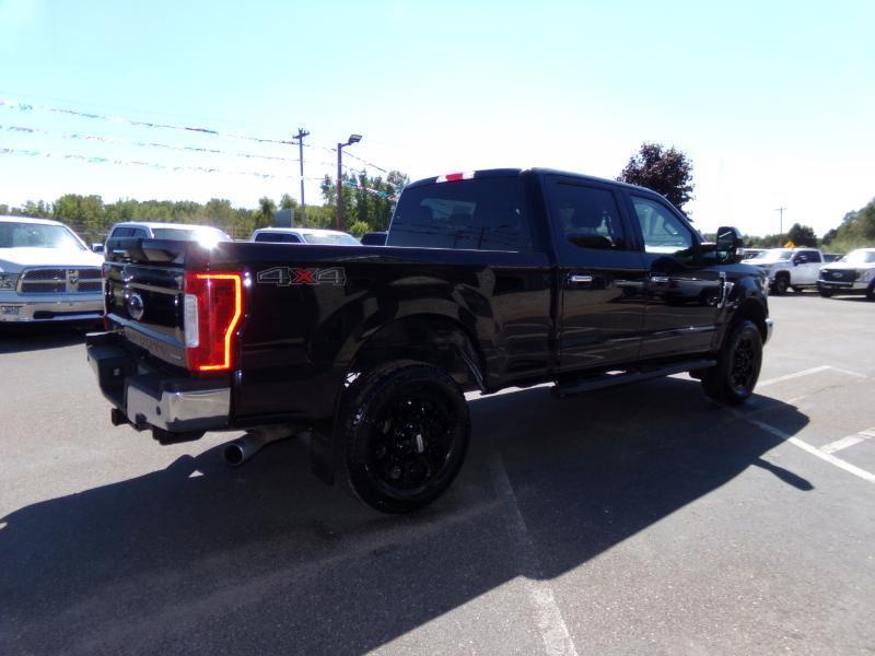 Ford F-250 SD XLT Crew Cab 4WD 2017