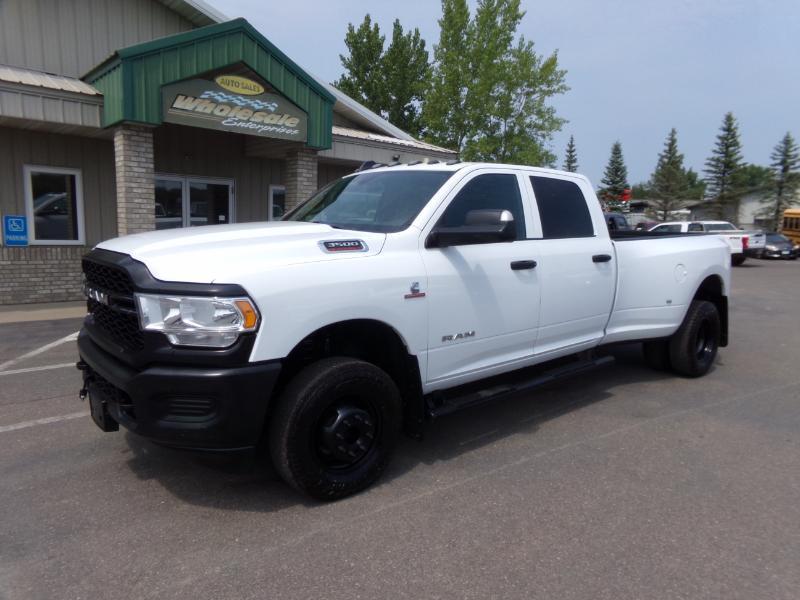RAM 3500 Tradesman Crew Cab 4WD DRW 2022