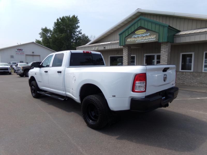 RAM 3500 Tradesman Crew Cab 4WD DRW 2022