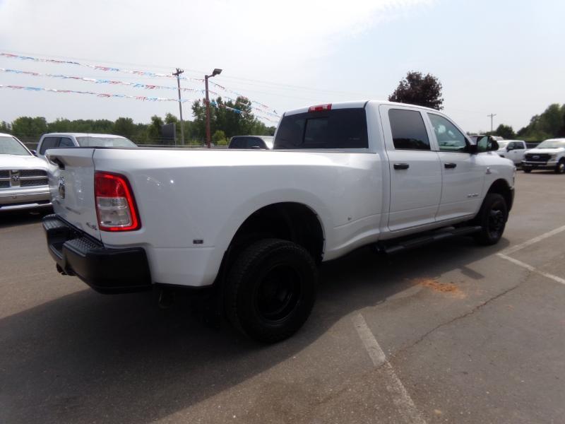 RAM 3500 Tradesman Crew Cab 4WD DRW 2022
