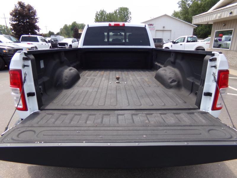 RAM 3500 Tradesman Crew Cab 4WD DRW 2022