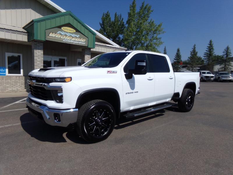 Chevrolet Silverado 2500HD LT Crew Cab Short Box 4WD 2025