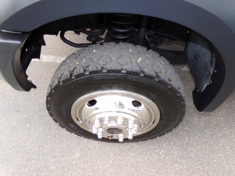 Ford F-550 Crew Cab 4WD DRW 2006