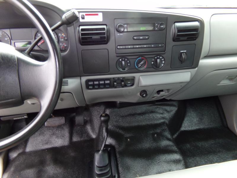 Ford F-550 Crew Cab 4WD DRW 2006