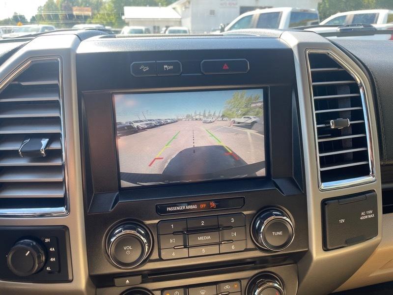 Ford F-150 4WD SuperCrew 145" Lariat 2015