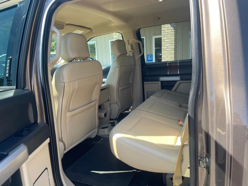 Ford F-150 4WD SuperCrew 145" Lariat 2015