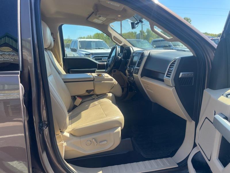 Ford F-150 4WD SuperCrew 145" Lariat 2015
