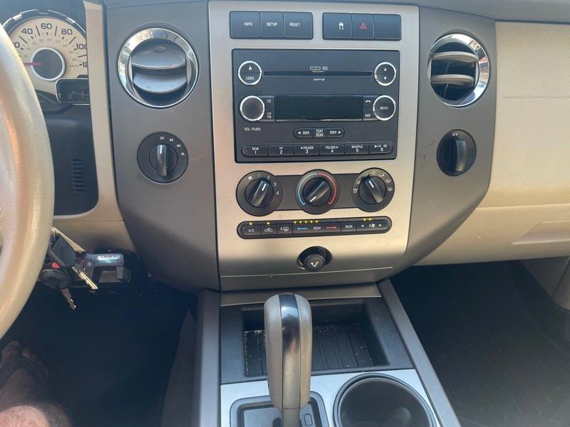 Ford Expedition XLT 4WD 2010