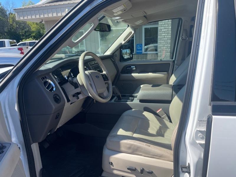 Ford Expedition XLT 4WD 2010