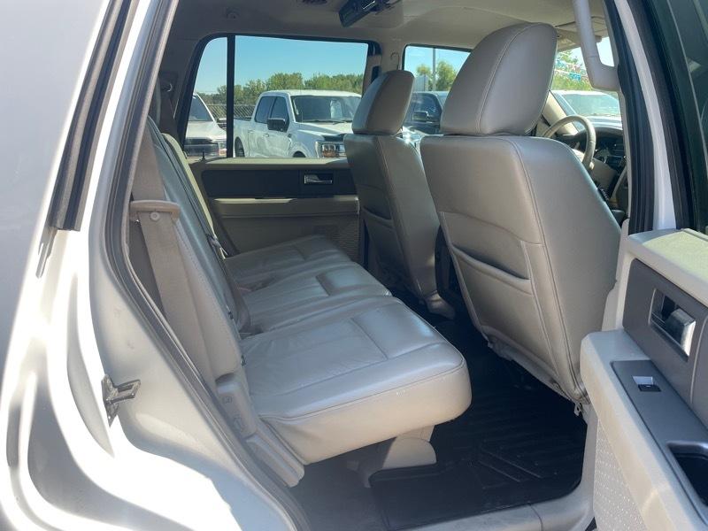 Ford Expedition XLT 4WD 2010