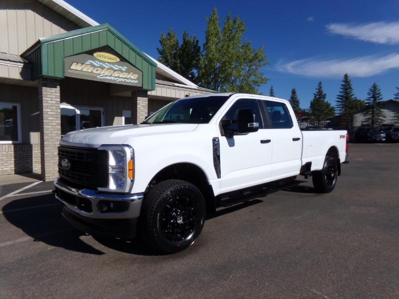 Ford F-250 SD XL Crew Cab Long Bed 4WD 2023