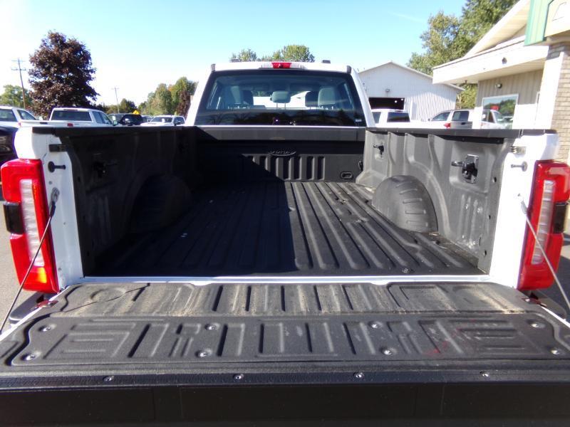 Ford F-250 SD XL Crew Cab Long Bed 4WD 2023