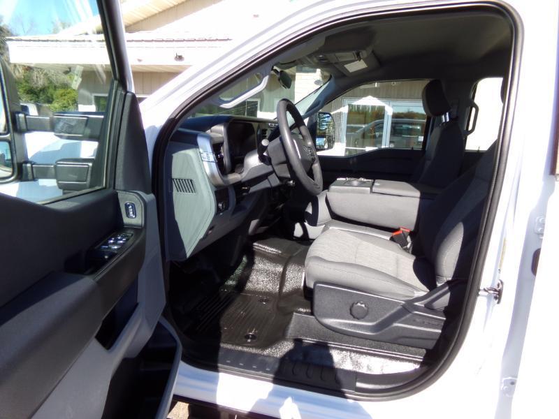 Ford F-250 SD XL Crew Cab Long Bed 4WD 2023