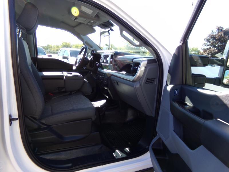 Ford F-250 SD XL Crew Cab Long Bed 4WD 2023