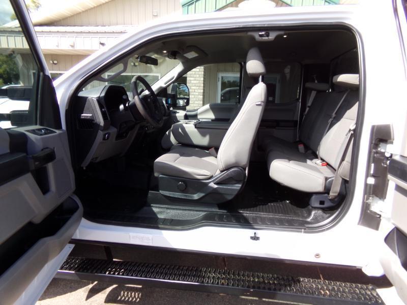 Ford F-250 SD XL SuperCab Long Bed 4WD 2017