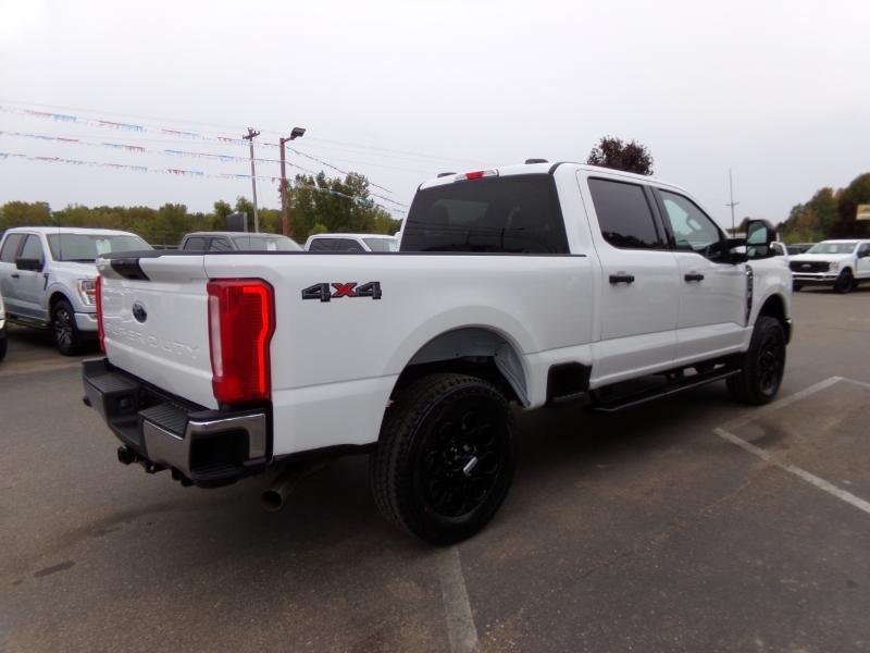 Ford F-250 SD XLT Crew Cab 4WD 2024