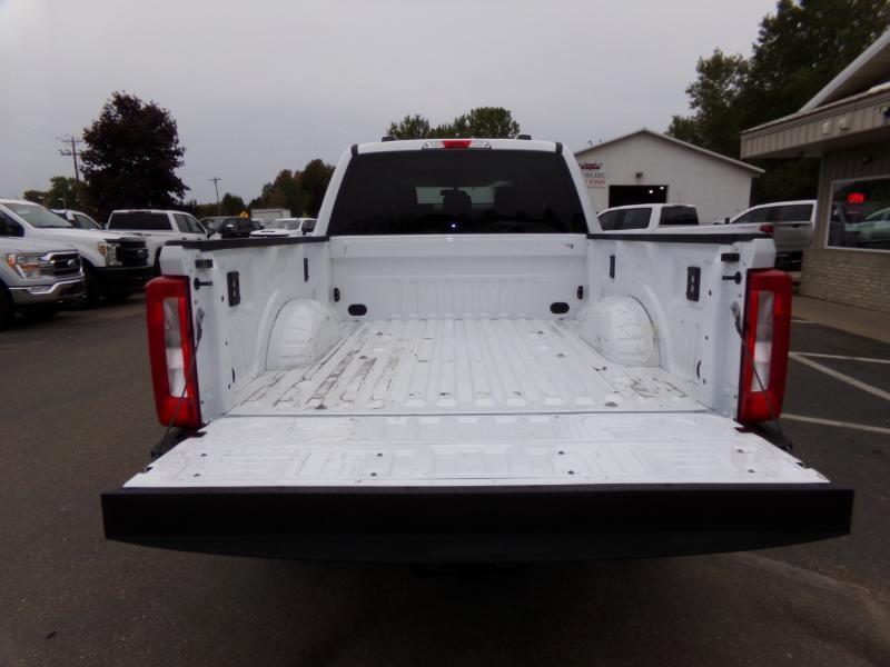 Ford F-250 SD XLT Crew Cab 4WD 2024