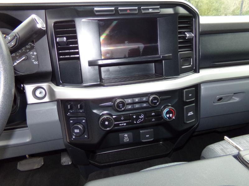 Ford F-250 SD XLT Crew Cab 4WD 2024