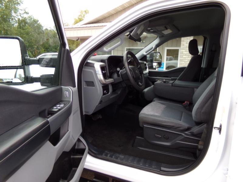 Ford F-250 SD XLT Crew Cab 4WD 2024