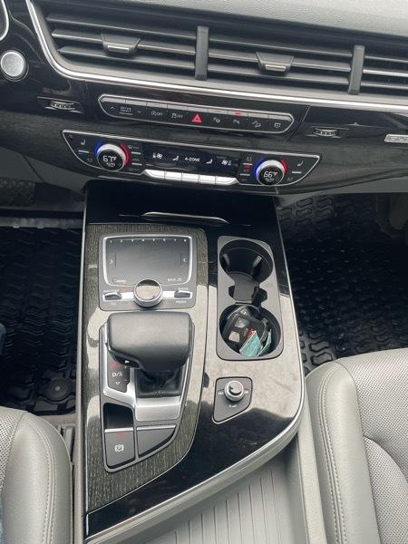 Audi Q7 photo 11