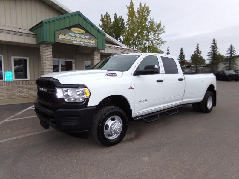 RAM 3500 Tradesman Crew Cab 4WD DRW 2022