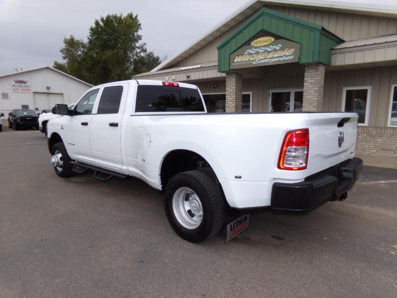 RAM 3500 Tradesman Crew Cab 4WD DRW 2022