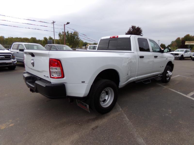 RAM 3500 Tradesman Crew Cab 4WD DRW 2022