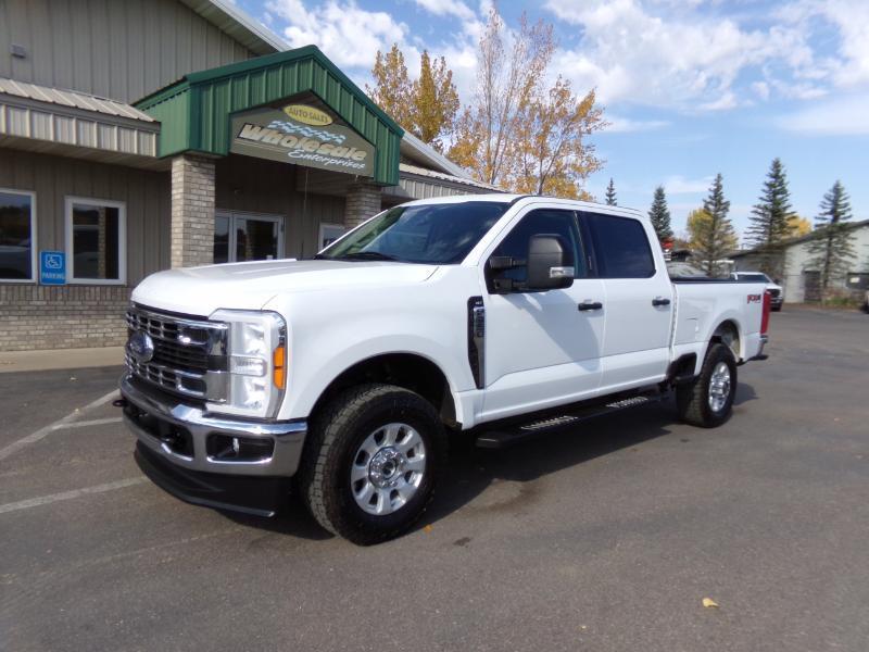 Ford F-250 SD XLT Crew Cab 4WD 2023