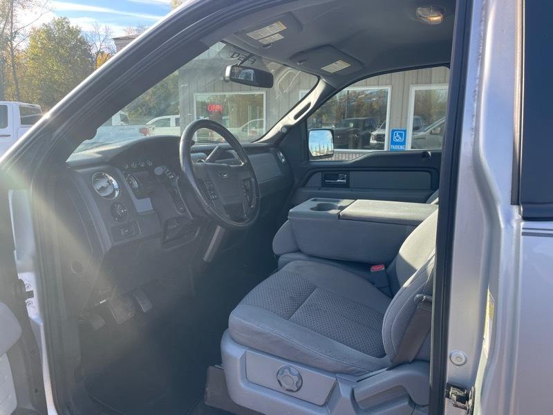 Ford F-150 2WD Reg Cab 141" XLT 2012
