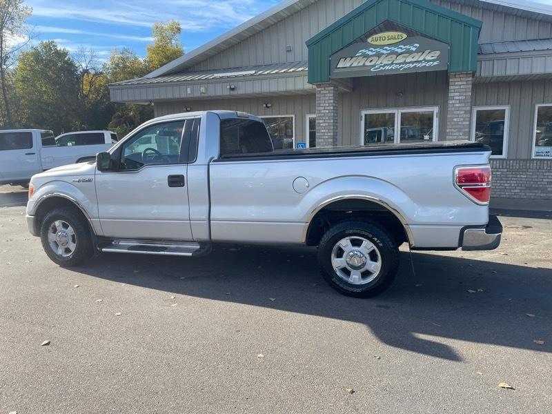 Ford F-150 2WD Reg Cab 141" XLT 2012