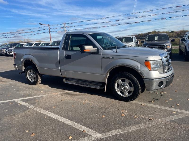 Ford F-150 2WD Reg Cab 141" XLT 2012