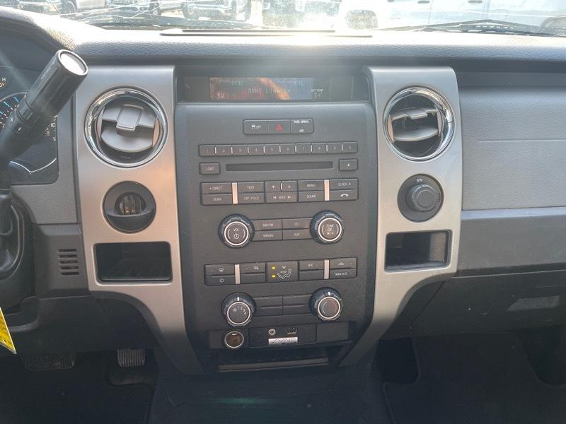 Ford F-150 2WD Reg Cab 141" XLT 2012