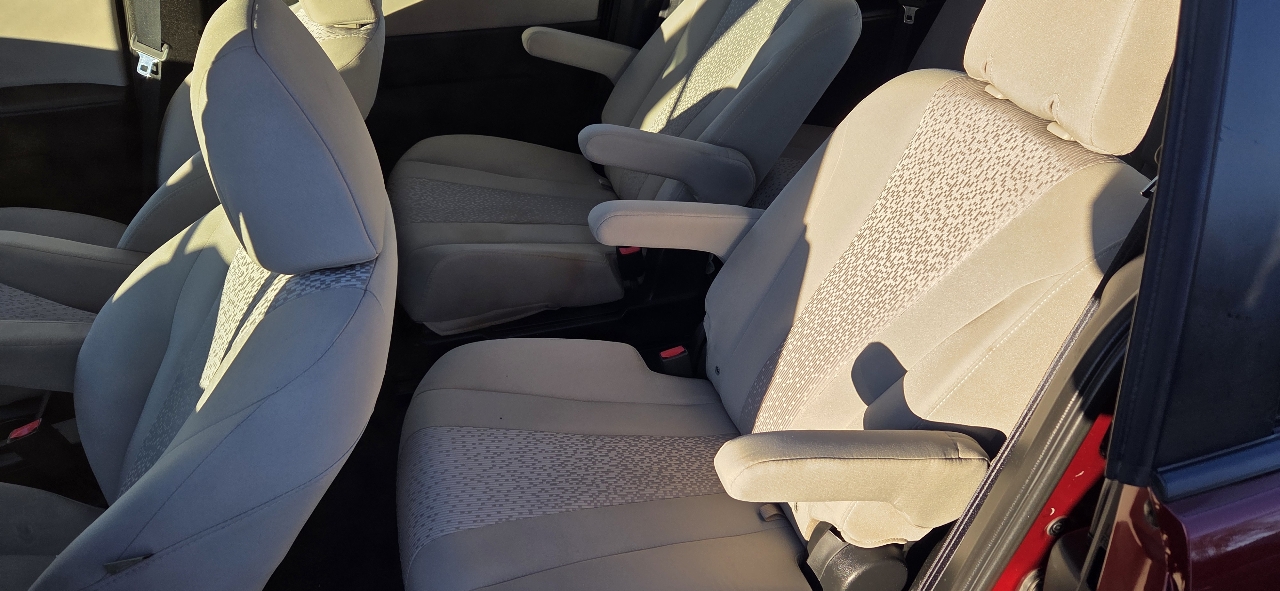 Mazda MAZDA5 Sport 2012