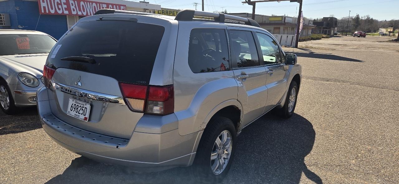 Mitsubishi Endeavor LS AWD 2010