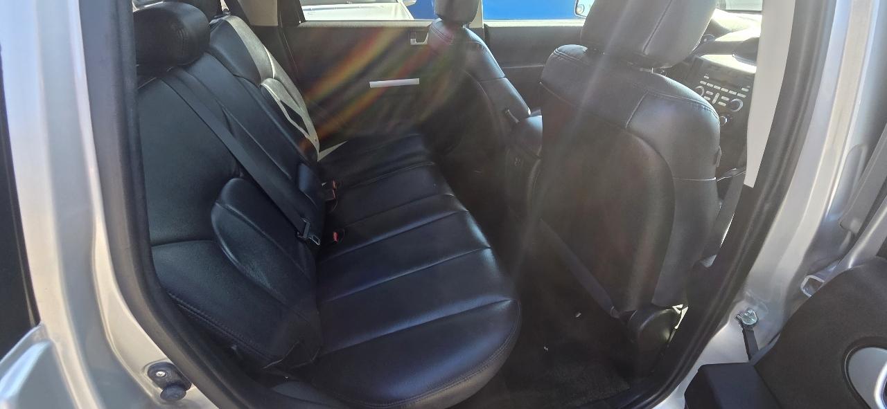 Mitsubishi Endeavor LS AWD 2010