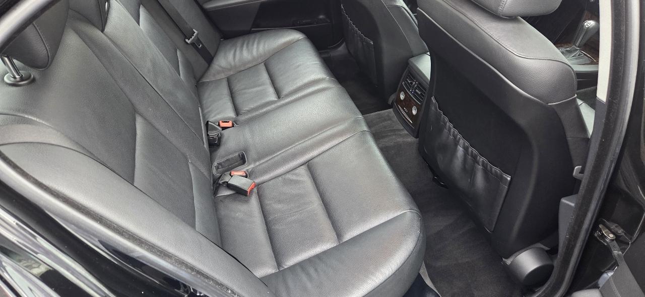 BMW 5-Series 530xi 2007