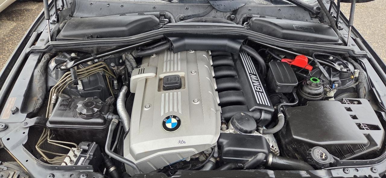 BMW 5-Series 530xi 2007