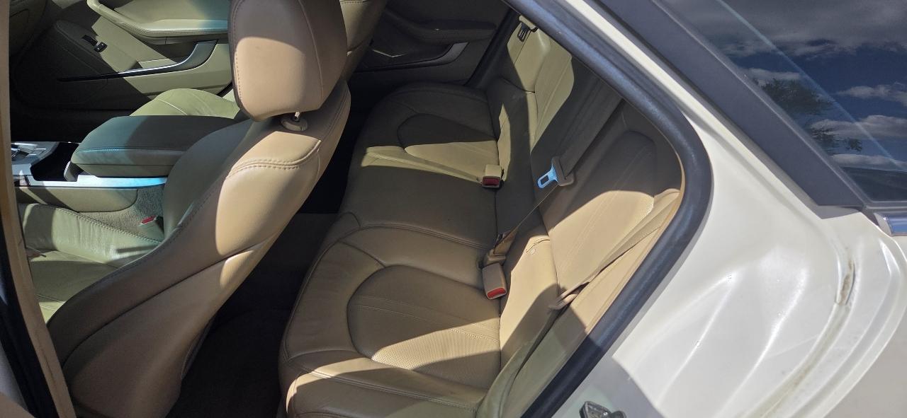 Cadillac CTS Sport Wagon 3.6L Premium AWD w/Navi 2010