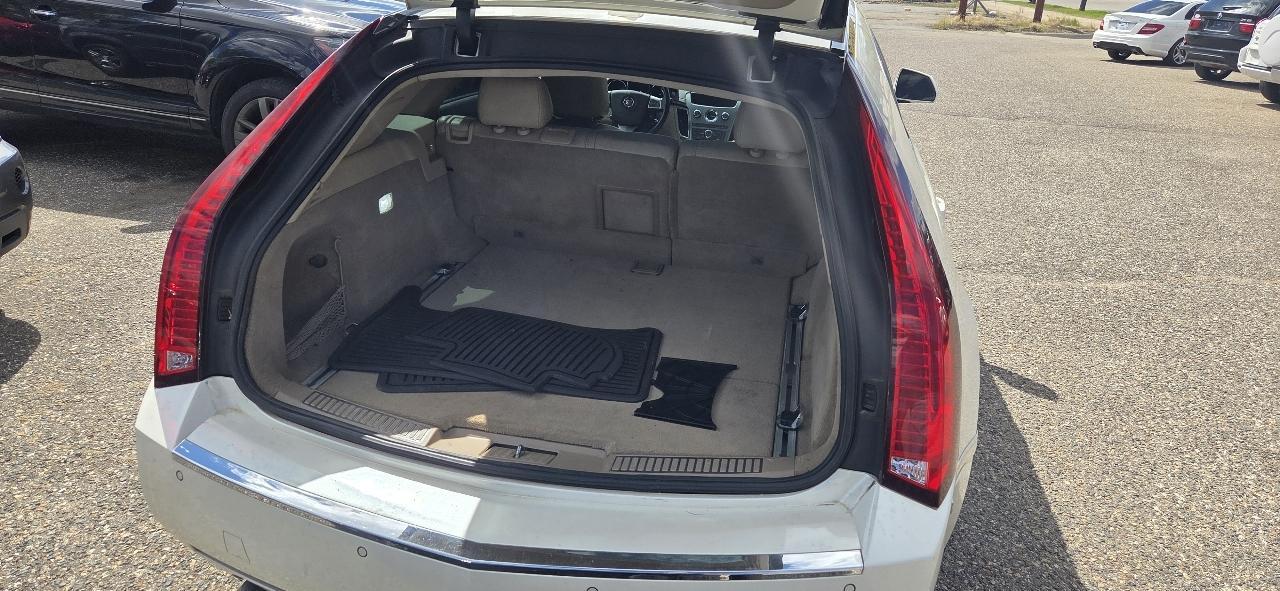 Cadillac CTS Sport Wagon 3.6L Premium AWD w/Navi 2010