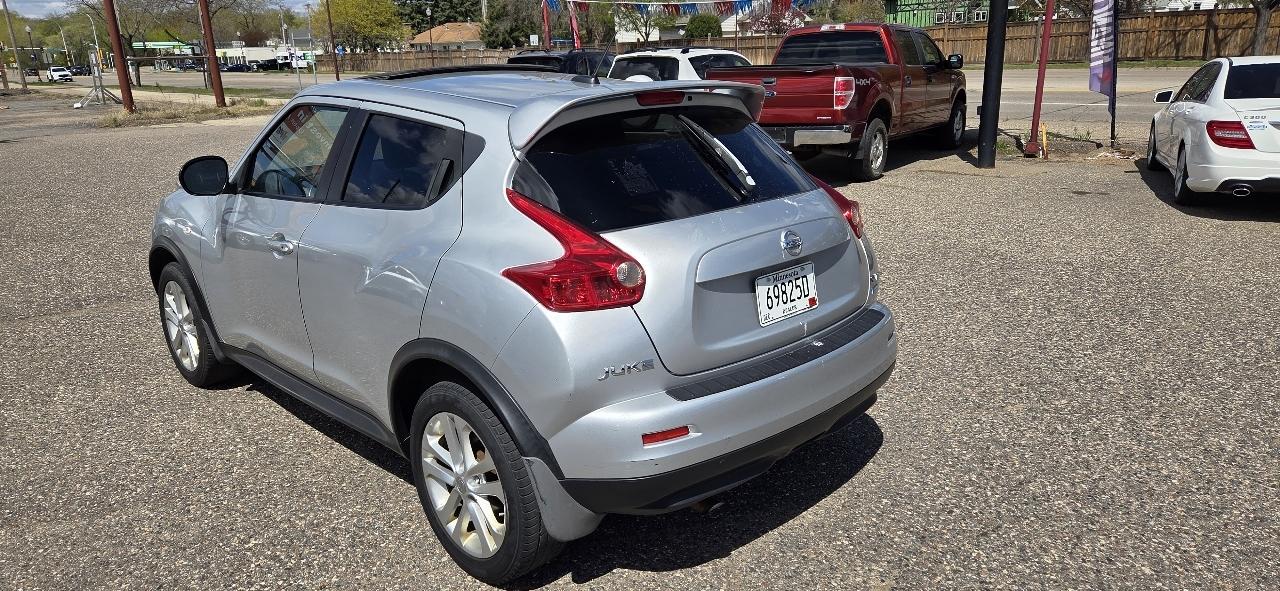 Nissan Juke SV AWD 2013