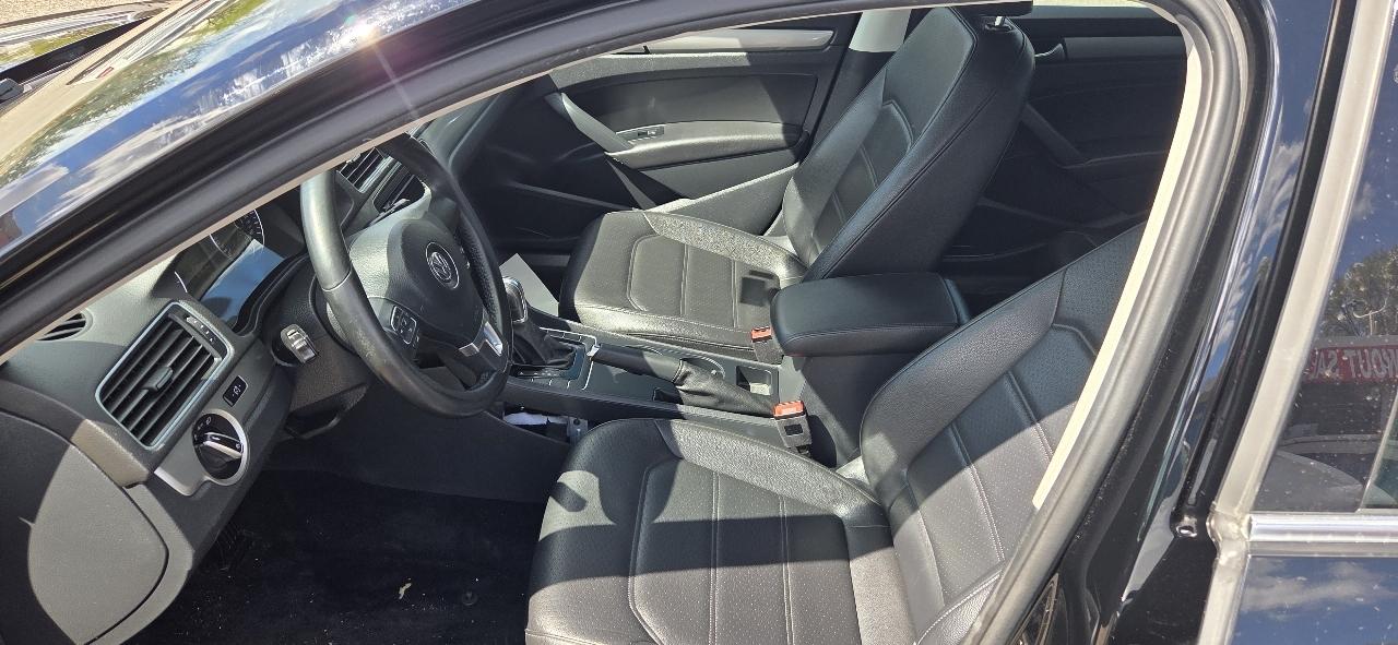 Volkswagen Passat 1.8T Wolfsburg AT 2014