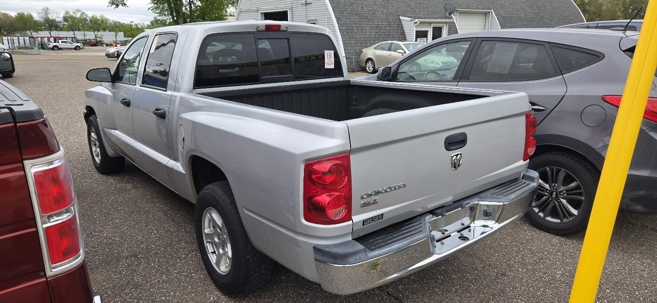 Dodge Dakota SLT Quad Cab 2WD 2005