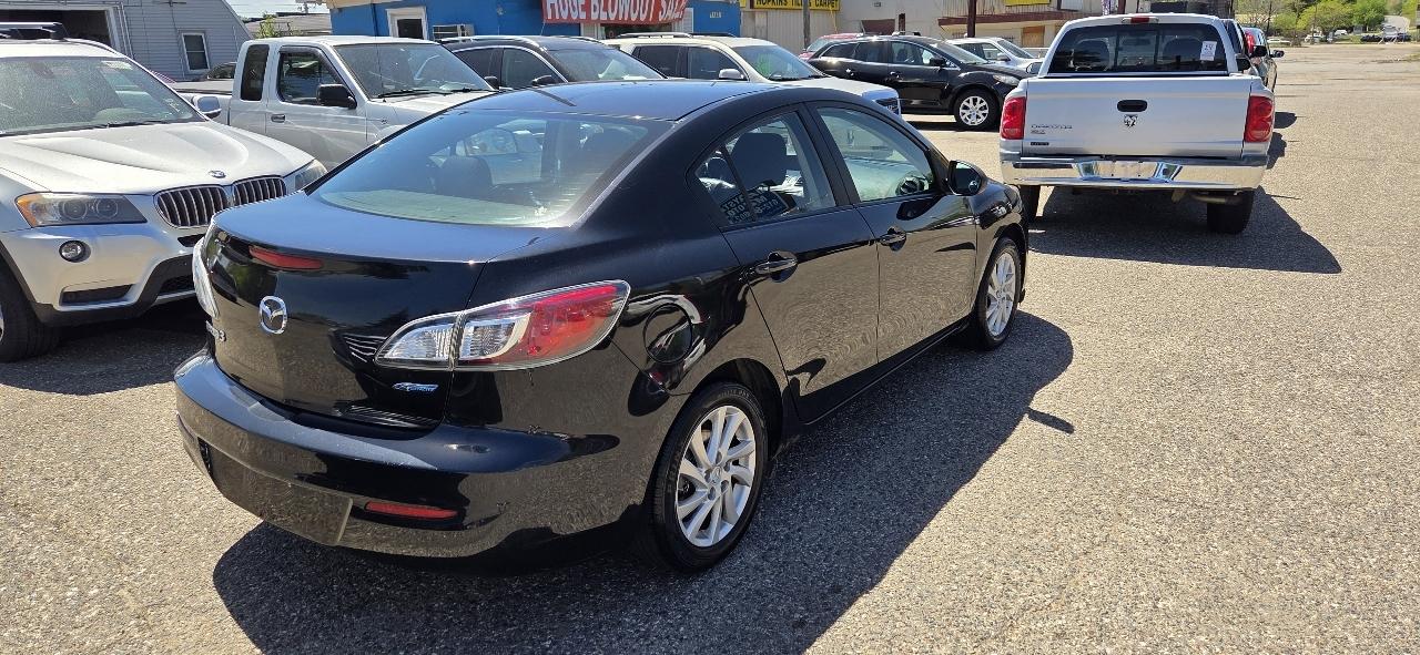 Mazda MAZDA3 i Touring 4-door 2012