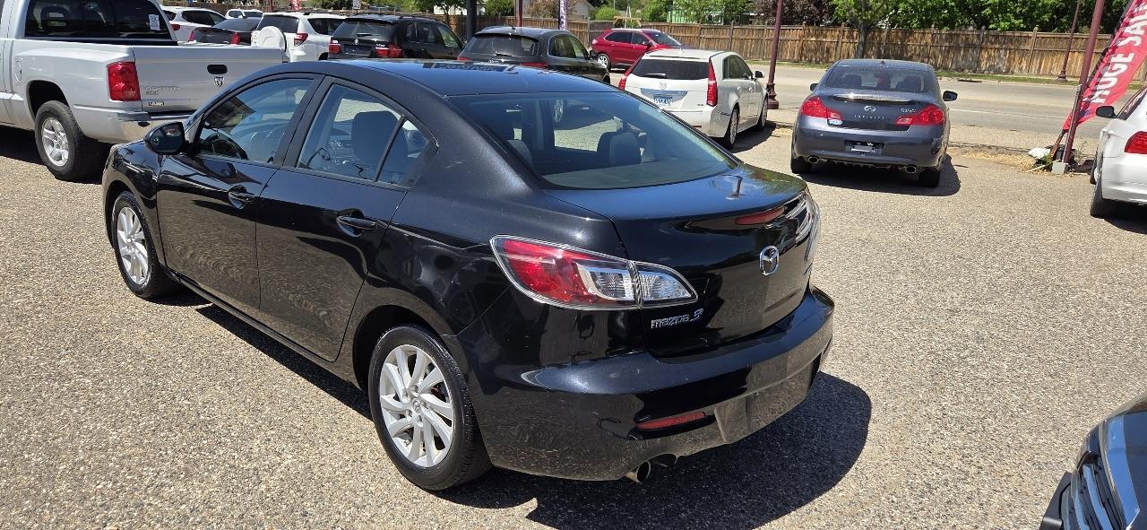 Mazda MAZDA3 i Touring 4-door 2012