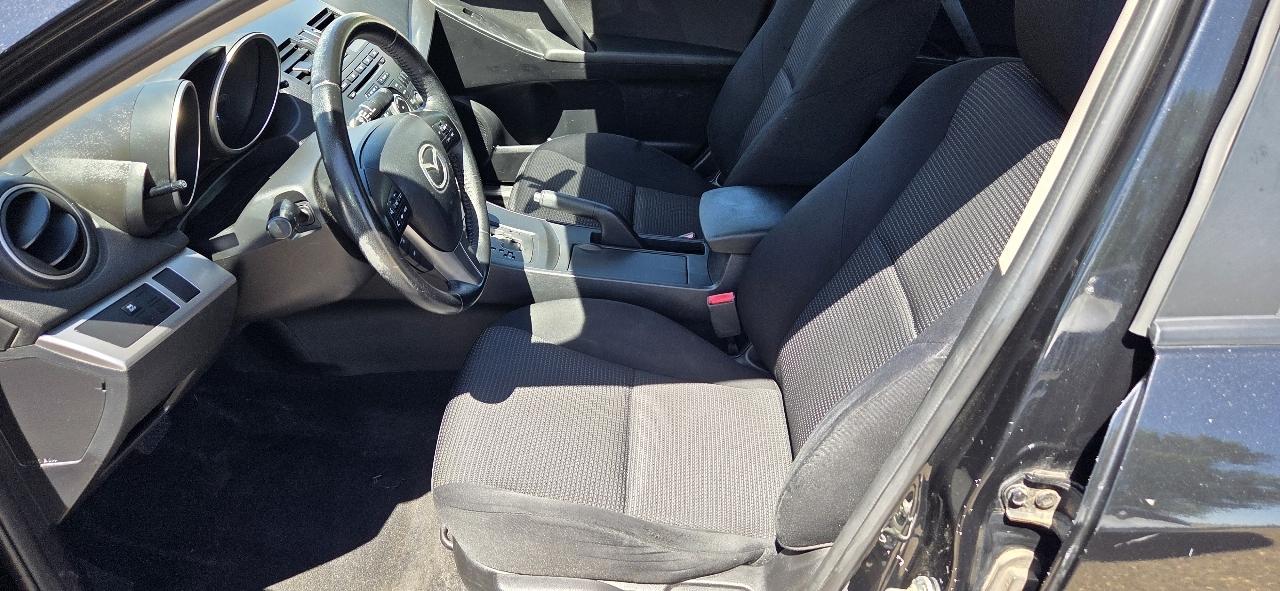 Mazda MAZDA3 i Touring 4-door 2012