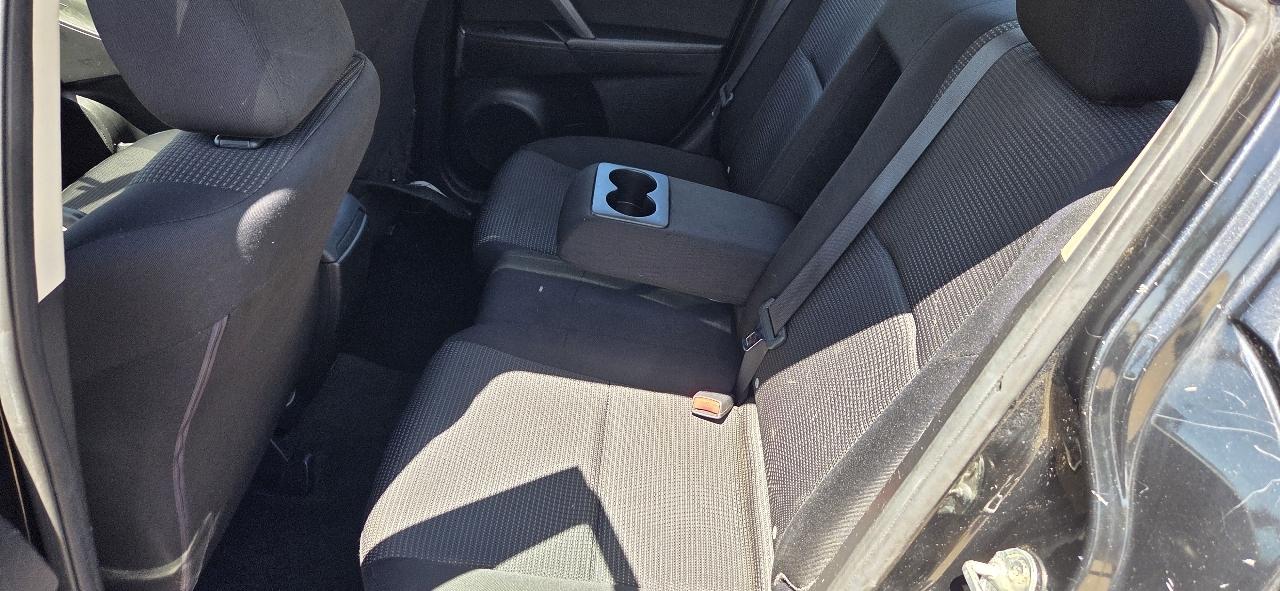 Mazda MAZDA3 i Touring 4-door 2012